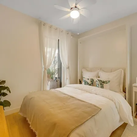 - Duplex Sacre Coeur Apartman *